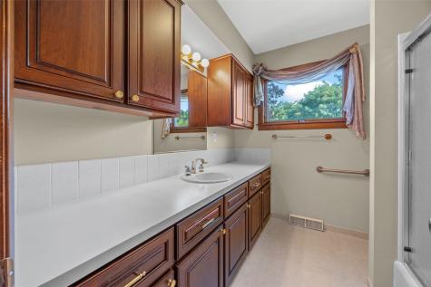 360 Parkland Drive SE Cedar Rapids IA 52403
