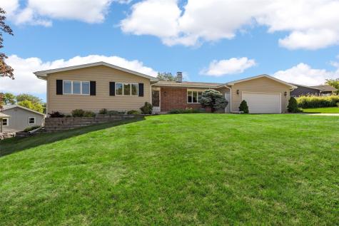 360 Parkland Drive SE Cedar Rapids IA 52403