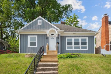 327 23rd Street NE Cedar Rapids IA 52402