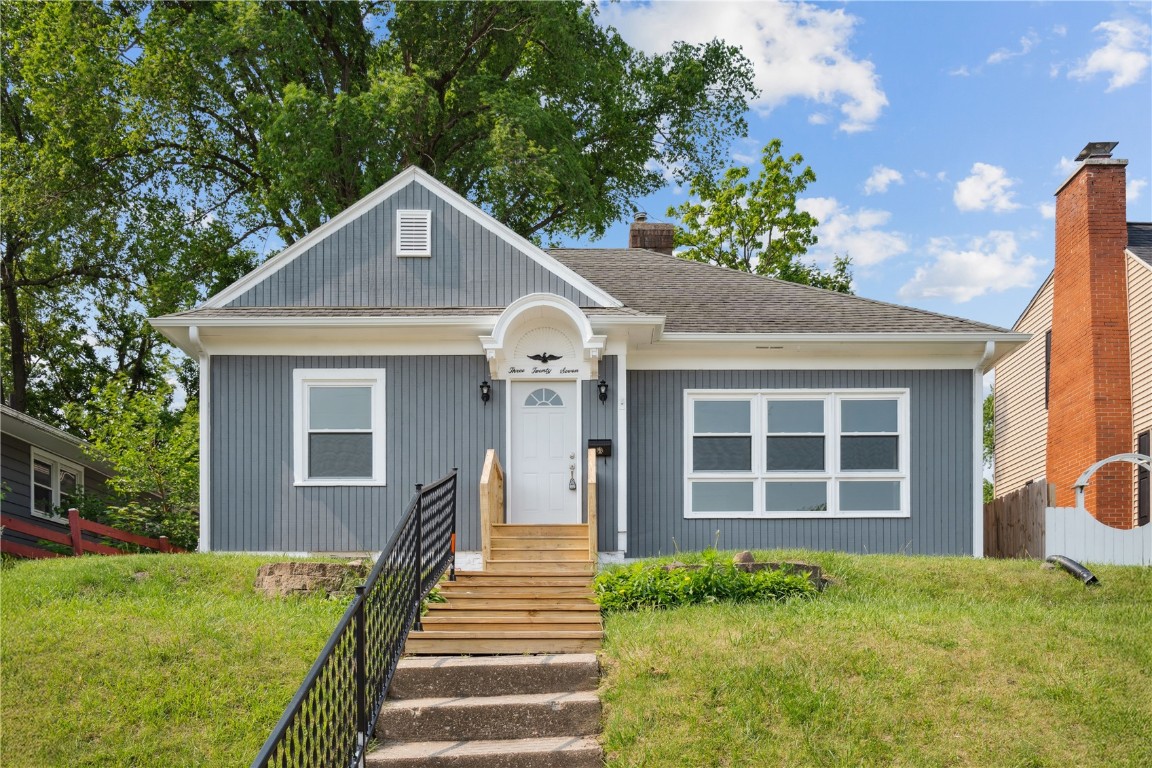 327 23rd Street NE Cedar Rapids IA 52402