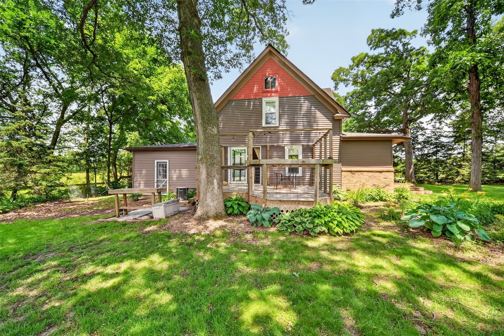 2235 Sugar Bottom Road NE Solon IA 52333