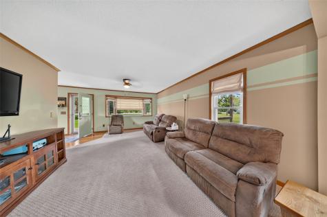2235 Sugar Bottom Road NE Solon IA 52333