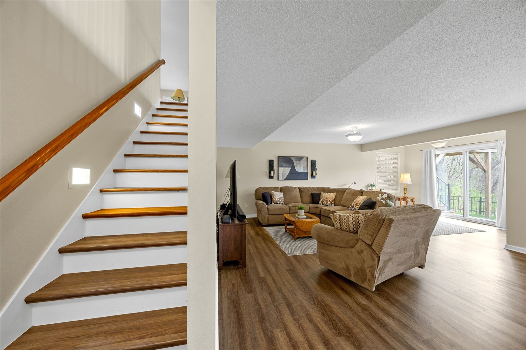 1926 Meadow Ridge Lane Iowa City IA 52245