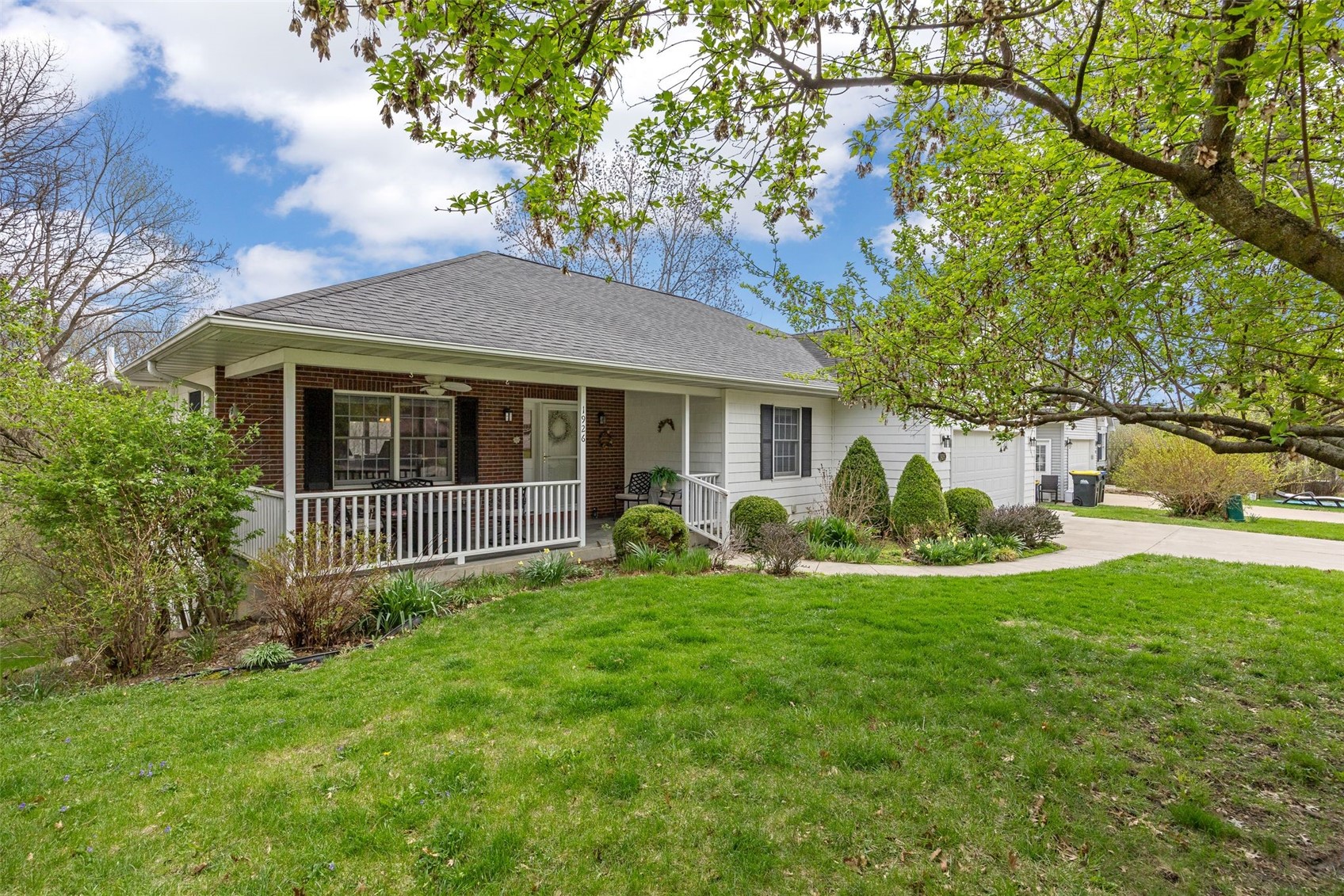 1926 Meadow Ridge Lane Iowa City IA 52245