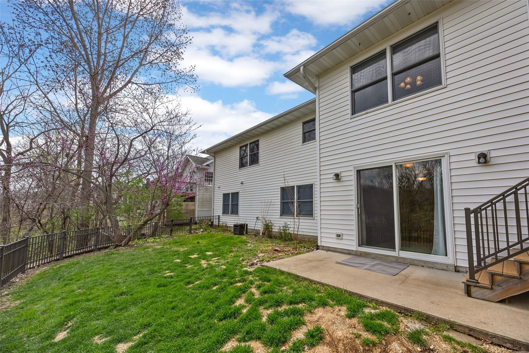 1926 Meadow Ridge Lane Iowa City IA 52245