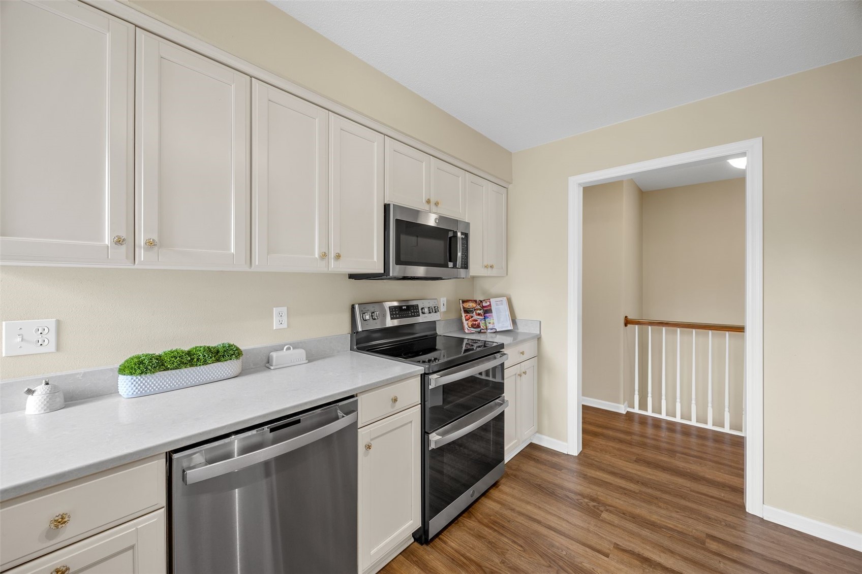 1926 Meadow Ridge Lane Iowa City IA 52245