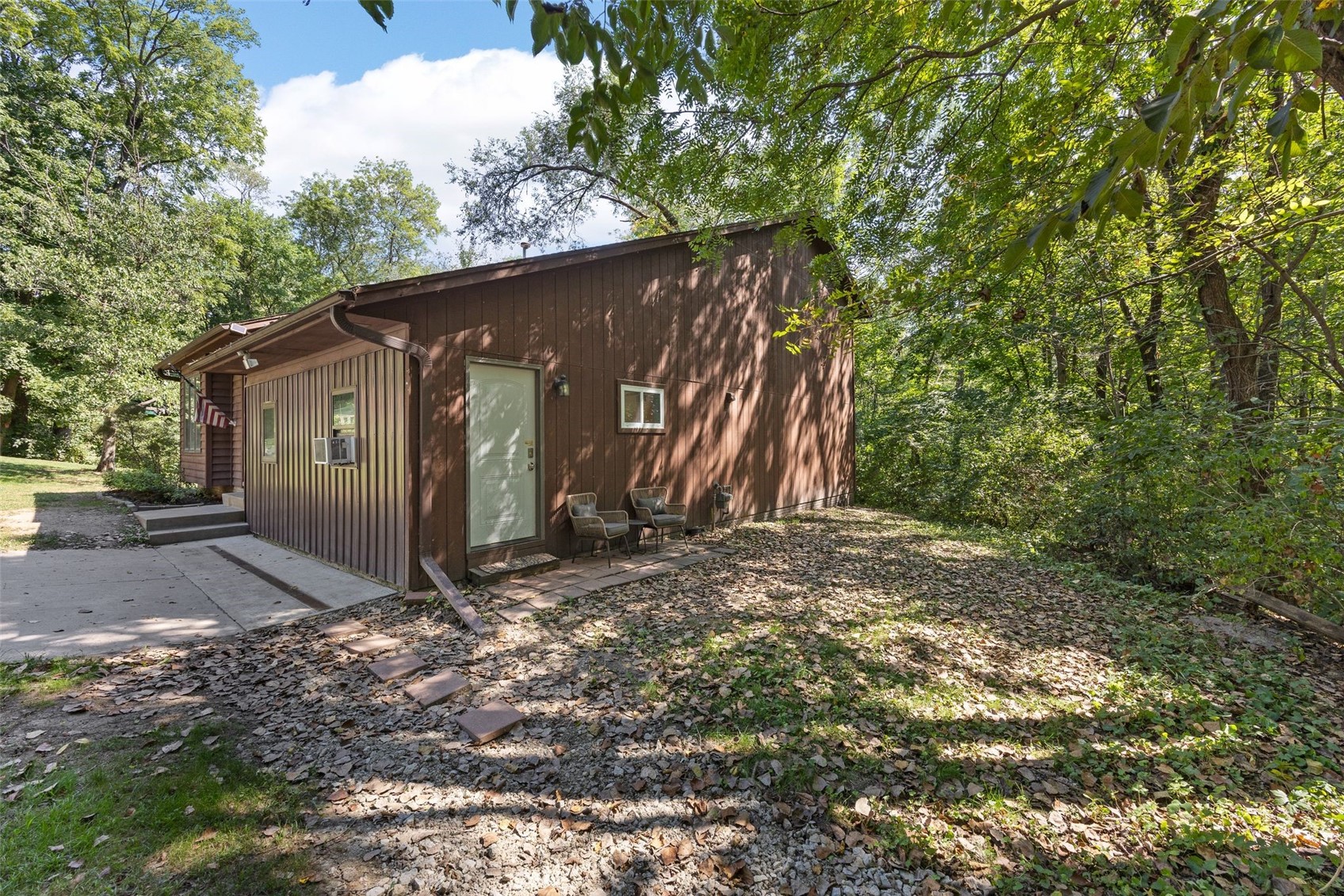 2256 Mehaffey Bridge Road NE North Liberty IA 52317