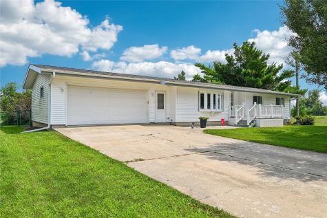 101 Walnut Street Van Horne IA 52346