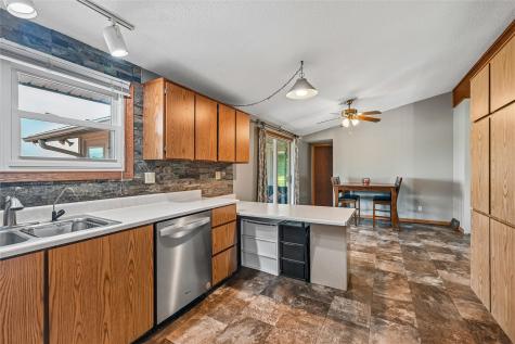 101 Walnut Street Van Horne IA 52346