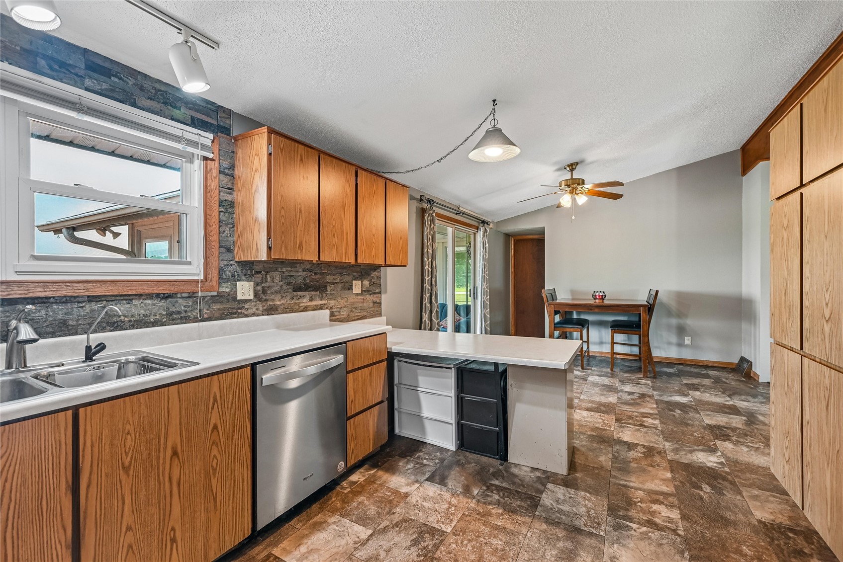 101 Walnut Street Van Horne IA 52346