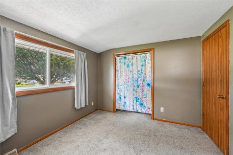 101 Walnut Street Van Horne IA 52346