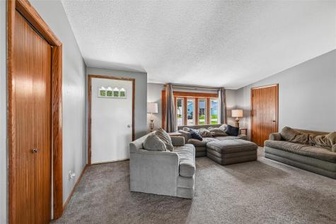 101 Walnut Street Van Horne IA 52346