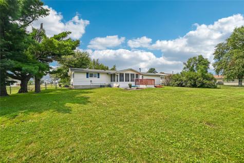 101 Walnut Street Van Horne IA 52346