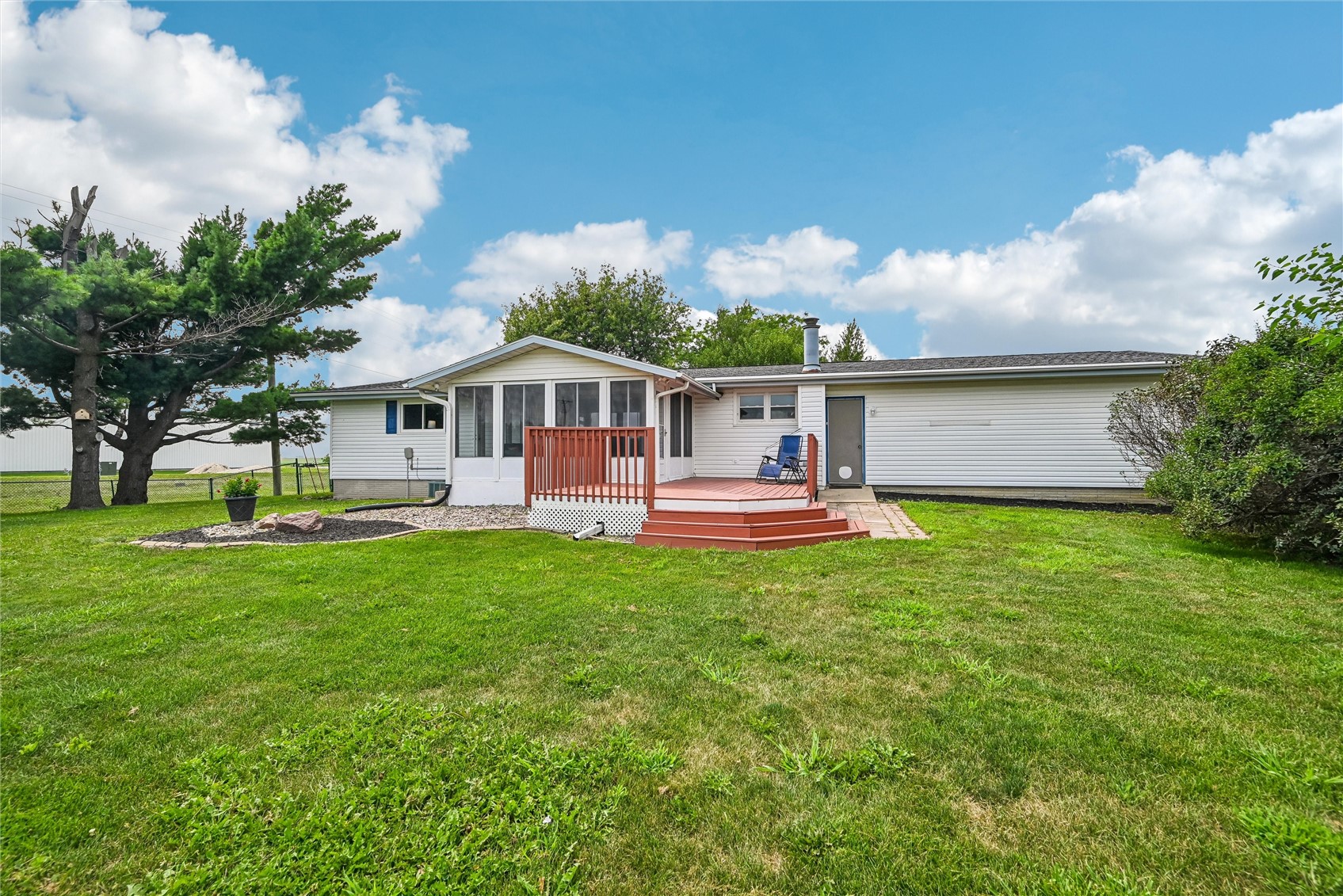 101 Walnut Street Van Horne IA 52346