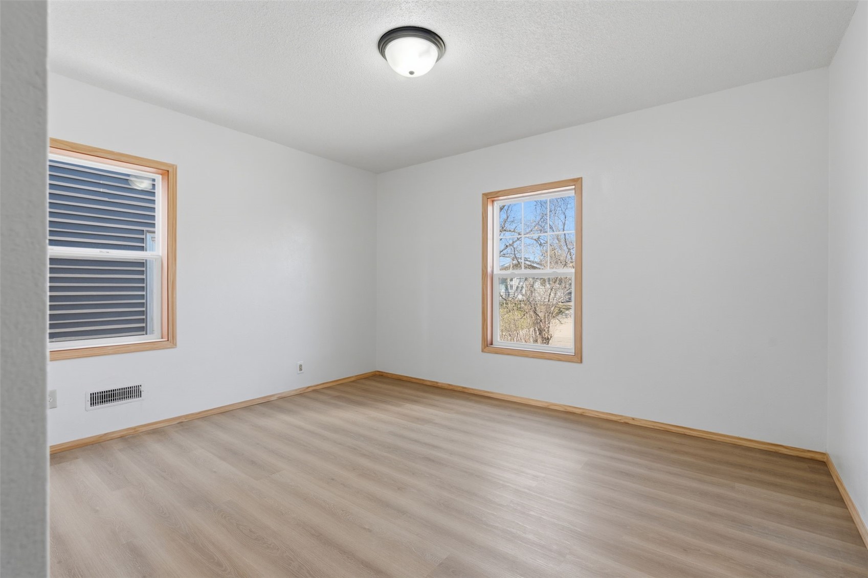 423 41st Street NE Cedar Rapids IA 52402