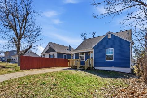 423 41st Street NE Cedar Rapids IA 52402