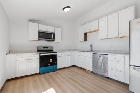 423 41st Street NE Cedar Rapids IA 52402
