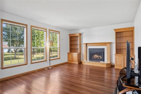 4300 Woodsonia Court NW Cedar Rapids IA 52405