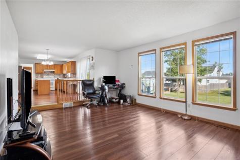 4300 Woodsonia Court NW Cedar Rapids IA 52405