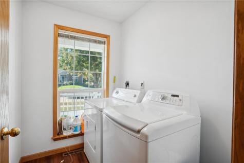 4300 Woodsonia Court NW Cedar Rapids IA 52405
