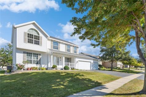 4300 Woodsonia Court NW Cedar Rapids IA 52405