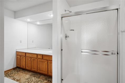 4300 Woodsonia Court NW Cedar Rapids IA 52405