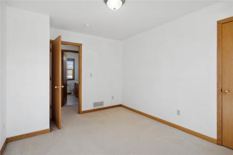 4300 Woodsonia Court NW Cedar Rapids IA 52405