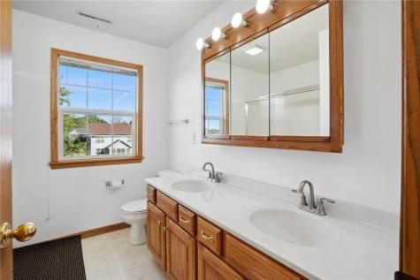 4300 Woodsonia Court NW Cedar Rapids IA 52405