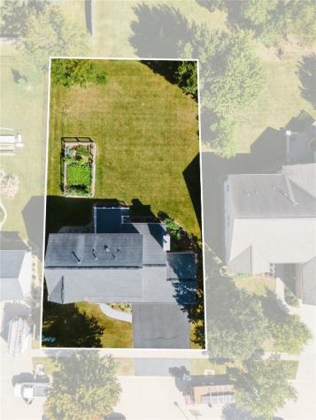 4300 Woodsonia Court NW Cedar Rapids IA 52405