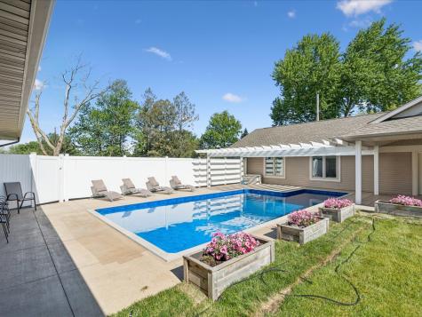 4039 10th Street Marion IA 52302