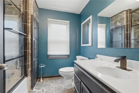 1024 D Avenue NW Cedar Rapids IA 52405