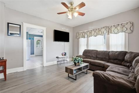 1024 D Avenue NW Cedar Rapids IA 52405
