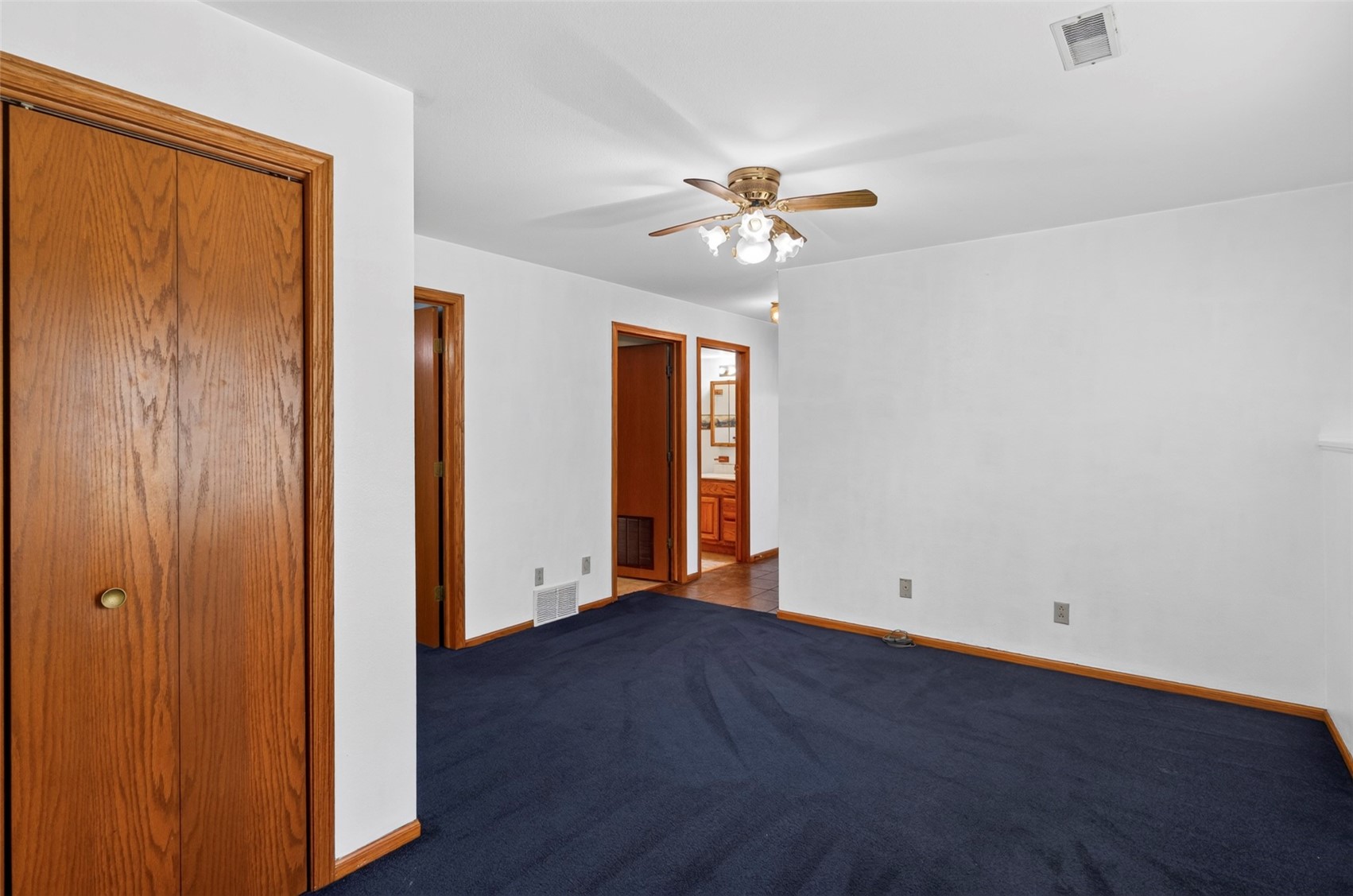 220 W Main Street Oxford IA 52322