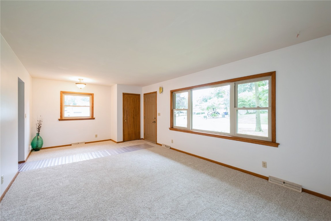 4524 Fairlane Drive NE Cedar Rapids IA 52402