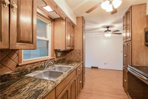 4524 Fairlane Drive NE Cedar Rapids IA 52402