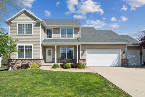 2470 Wolf Run Hiawatha IA 52233