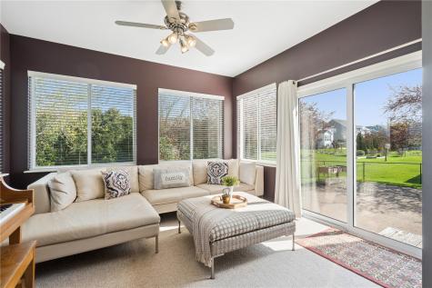 2470 Wolf Run Hiawatha IA 52233