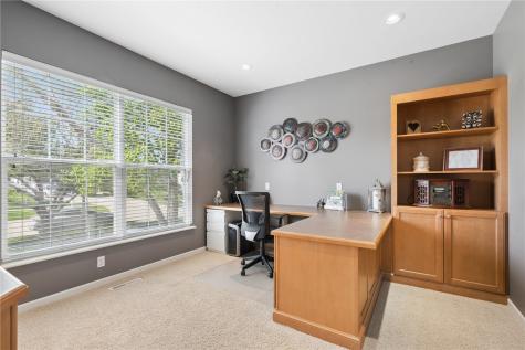 2470 Wolf Run Hiawatha IA 52233