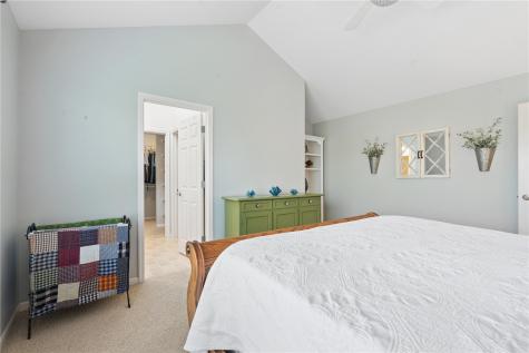 2470 Wolf Run Hiawatha IA 52233