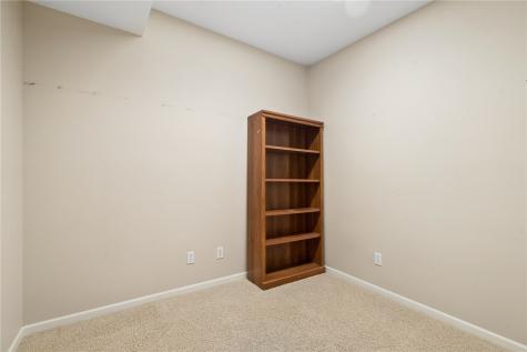 2470 Wolf Run Hiawatha IA 52233