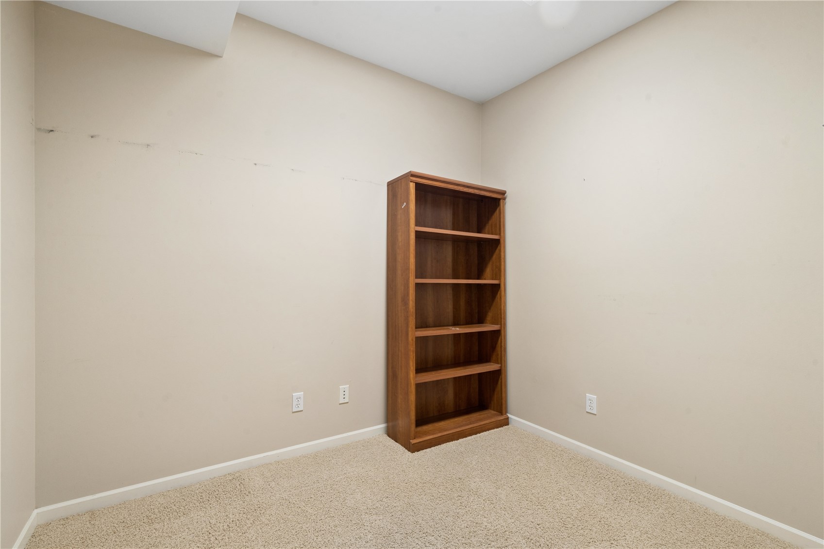 2470 Wolf Run Hiawatha IA 52233