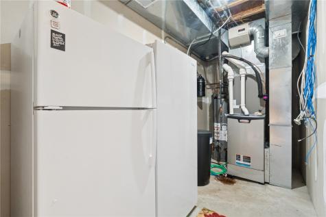 2470 Wolf Run Hiawatha IA 52233