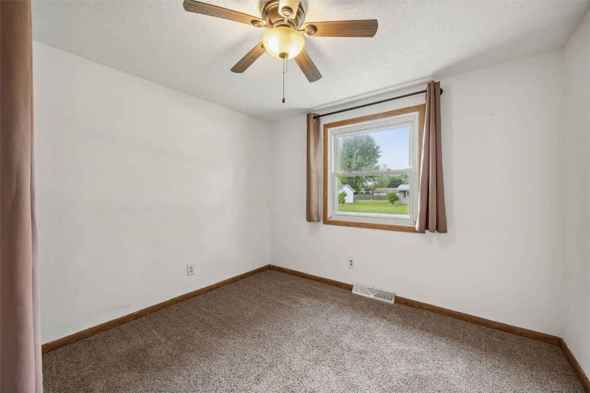 113 Walker Drive Manchester IA 52057