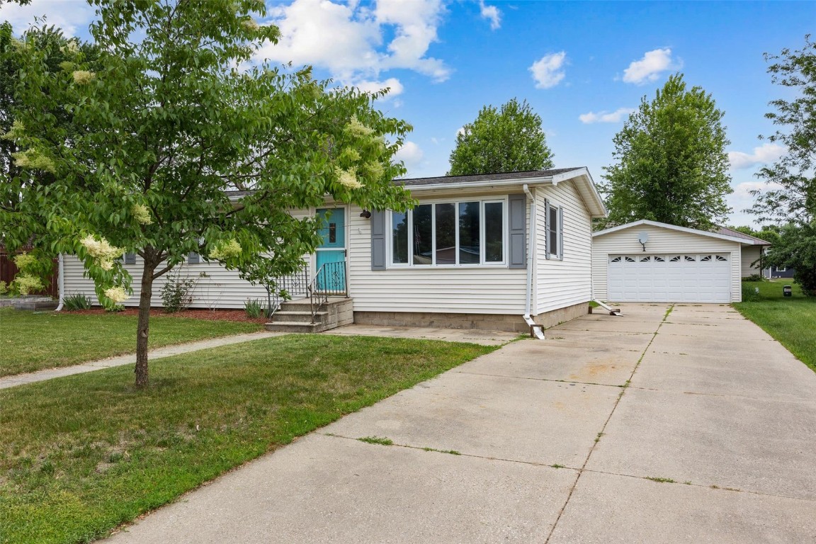 113 Walker Drive Manchester IA 52057
