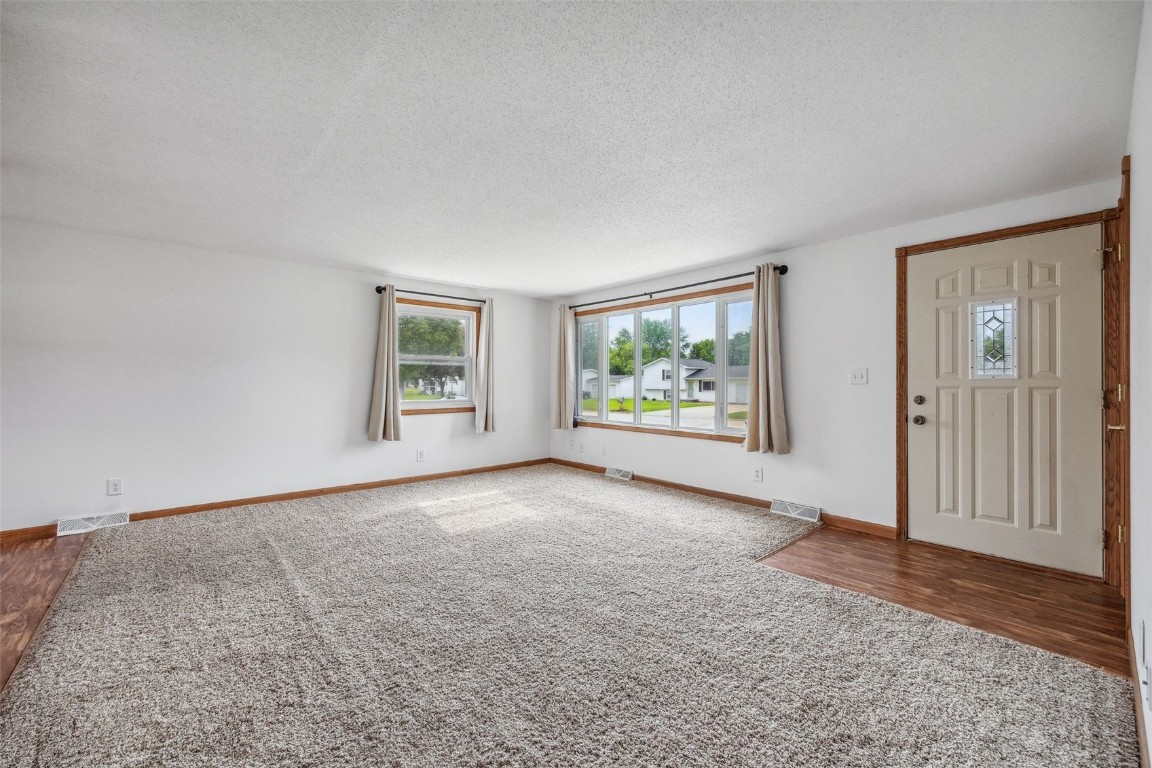 113 Walker Drive Manchester IA 52057