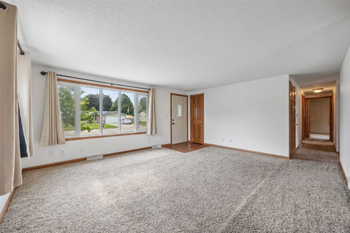 113 Walker Drive Manchester IA 52057