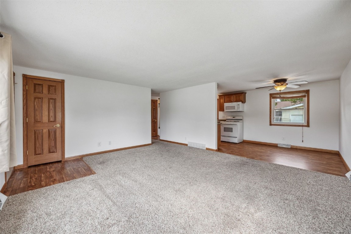 113 Walker Drive Manchester IA 52057