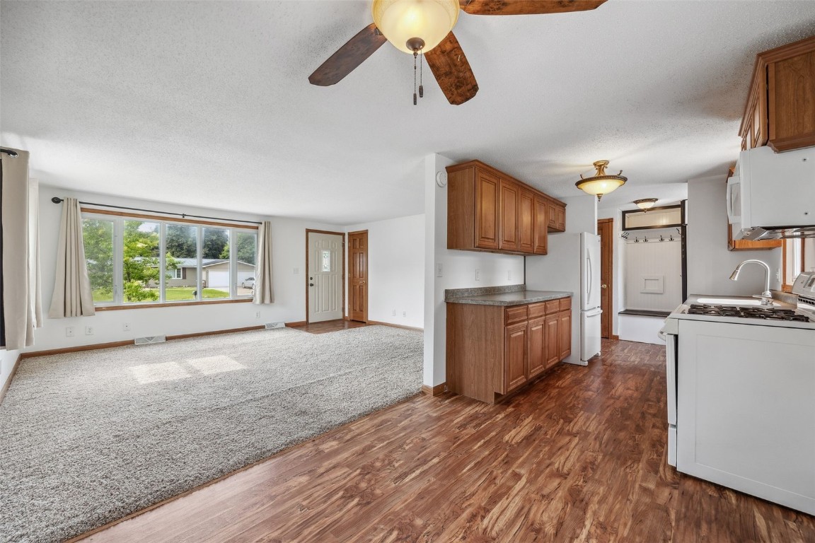 113 Walker Drive Manchester IA 52057