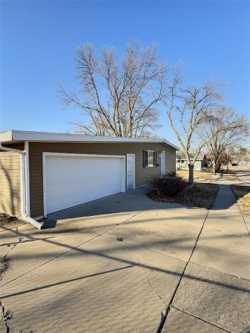 2270 26TH Street Marion IA 52302
