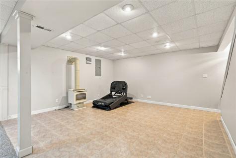904 6th Avenue Coggon IA 52218
